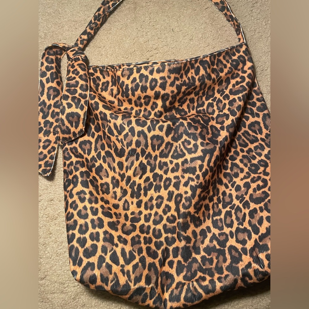Amazon Leopard Print Tote Bag in Bro - Picture 12 of 13